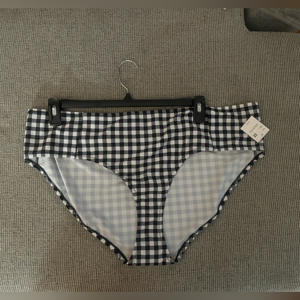 NWT Beach Bump Houndstooth 2XL Bikini Bottoms and Top. Make me an offer. 🤗 - Picture 3 of 15